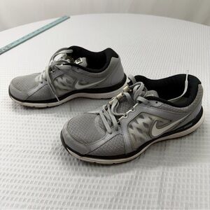 Nike Men's Silver and Black Athletic Shoes